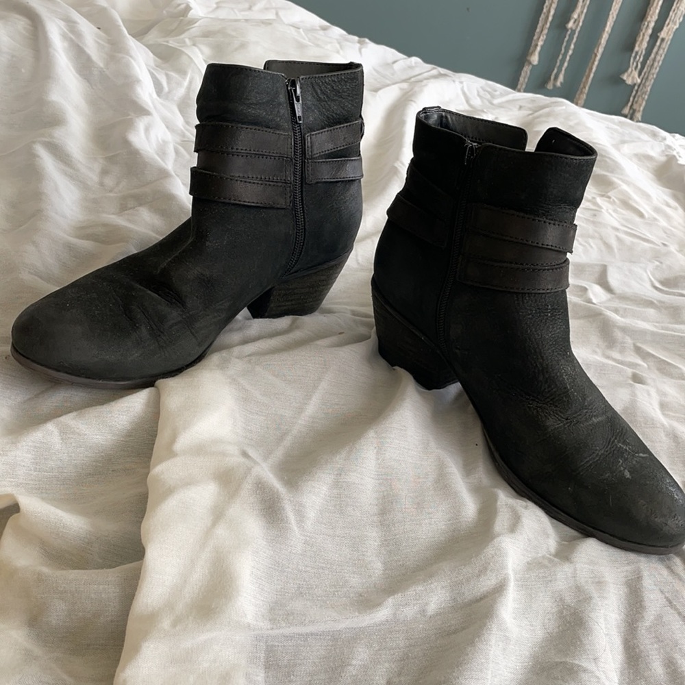 Women’s Clark heeled ankle boots